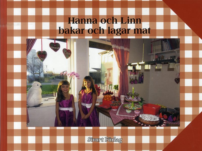 Hanna och Linn bakar och lagar mat