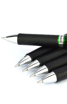 Gelpenna PENTEL EnerGel permanent 0,7 sv